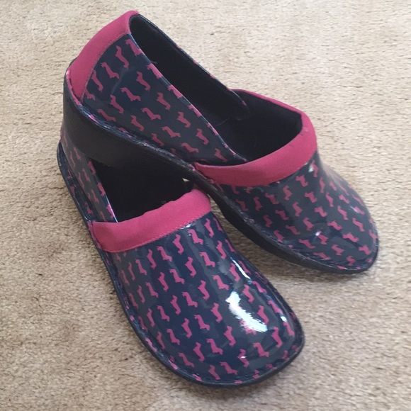 lila clogs